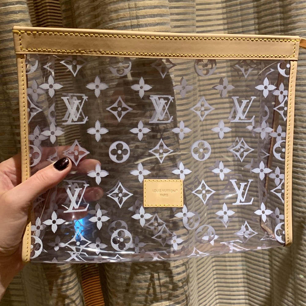 Absolutely stunning authentic new limited edition Louis Vuitton case,must have - Picture 3 of 17